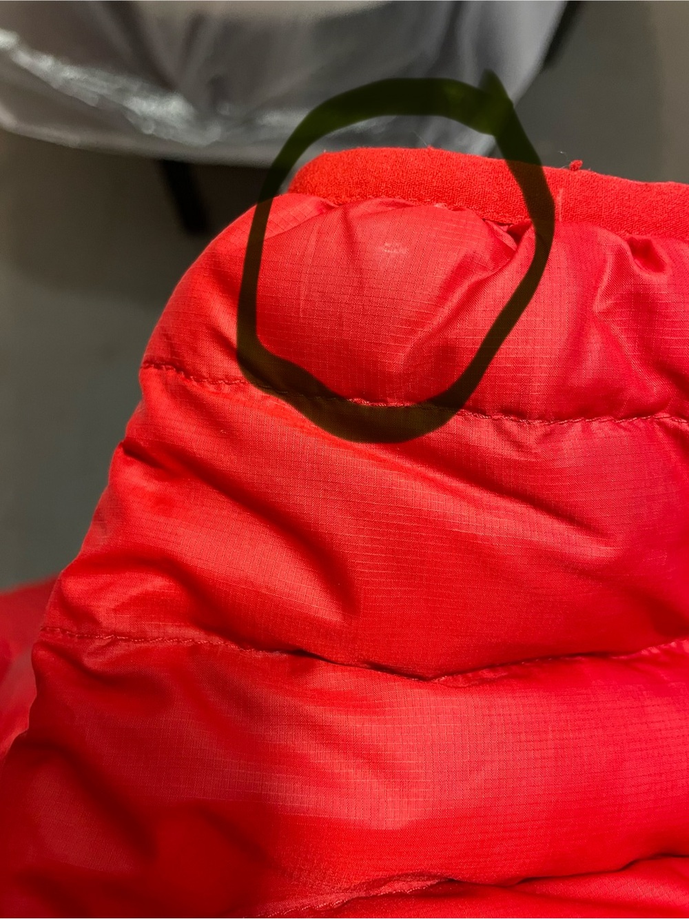 Patagonia Red Men's Quilted Puffer Jacket - Picture 5 of 5